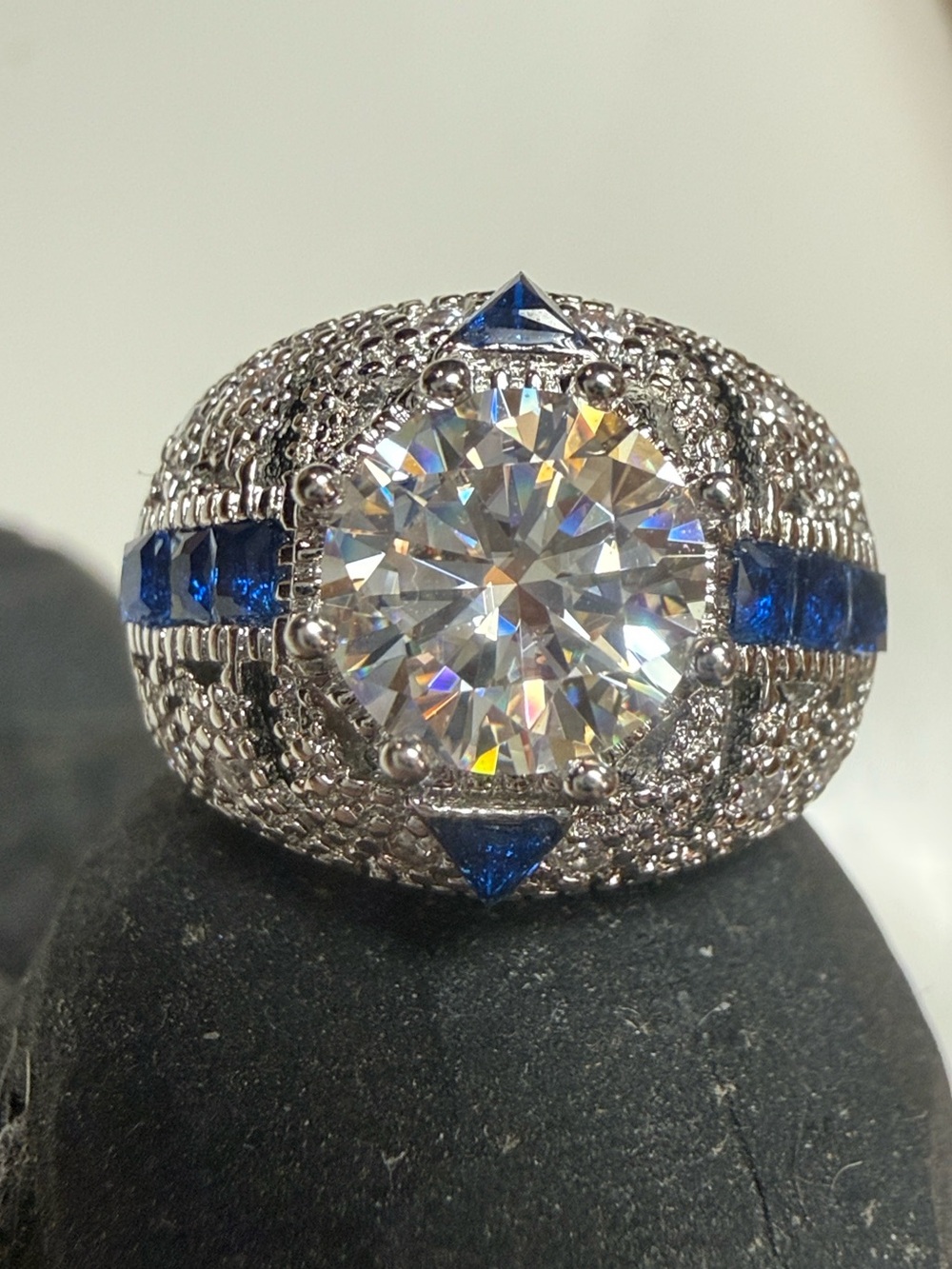 Vintage GRA CERTIFIED MOISSANITE DIAMOND 2CT & Sapphire Ring in baked silver - Picture 6 of 12
